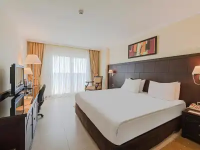 Crowne Plaza Antalya - 36