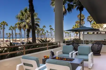 The Waterfront Beach Resort, A Hilton - 288