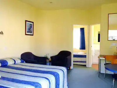 Airport Birches Motel - 11
