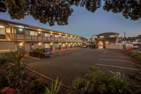 Landmark Manor Motel - 12