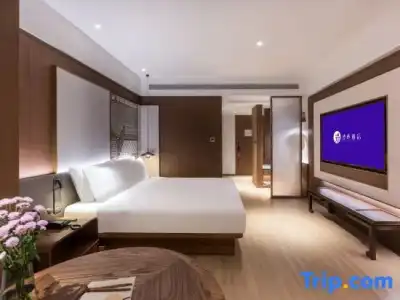 Days Inn by Wyndham Santa Monica - 43