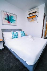 Swing and Pillows — KL Sg Besi - 99