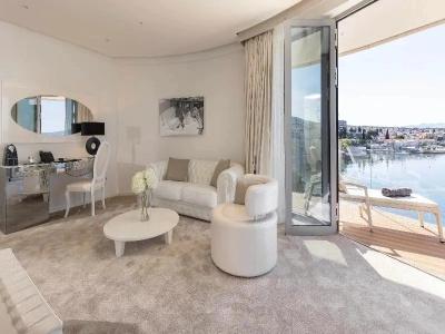 Luxury Amabilis - 105