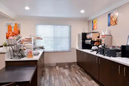 Best Western Airport Plaza – LAX Airport LA Stadium - 24
