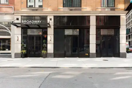 Broadway Plaza - 0