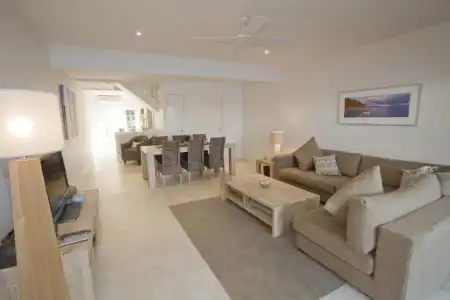 Noosa Entrance Waterfront Resort - 409