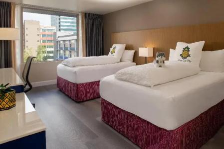Staypineapple, Rose, Downtown Portland - 105