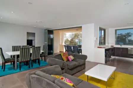 Bay Royal Apartments - 4