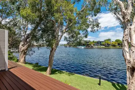 Noosa Entrance Waterfront Resort - 36