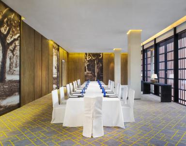 HUALUXE Shanghai Twelve at Hengshan by IHG - 39