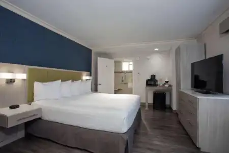 SureStay by Best Western Santa Monica - 87