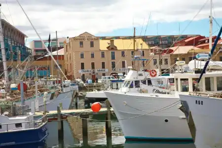 Hobart Waterfront Apartments - 9