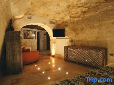 Tale Cave Inn - 148