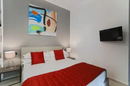 Bespoke Luxury Suites and Apartments - 18