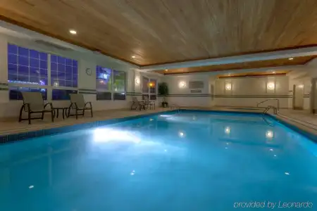 Country Inn & Suites by Radisson, Calgary-Northeast - 11