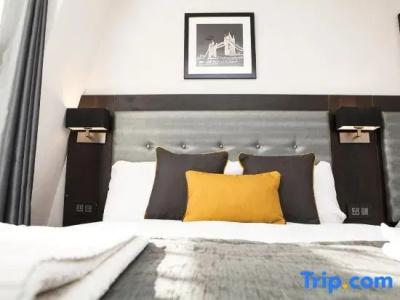 The Tudor Inn - 52
