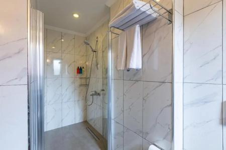 Seraglio & Suites - 75