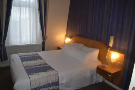 Hôtel Metropol - 77
