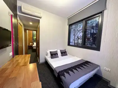 Black Art Otel - 56