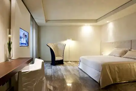 Romano House - 10