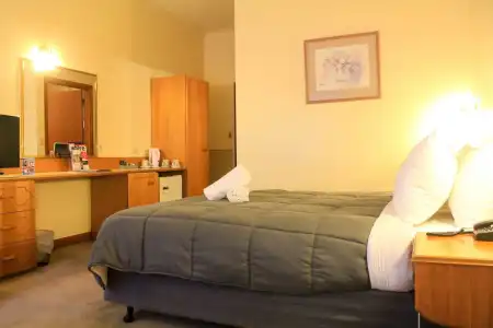 St Georges Motor Inn - 36