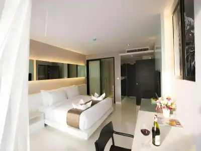Serenotel Pattaya Beach Front - 28