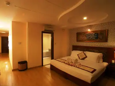 Sky Gem - Ben Thanh - 90