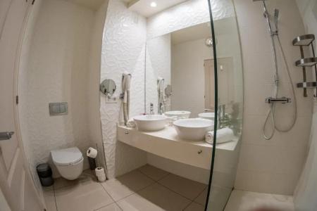 Ons Oceanfront - Adults Only - 90