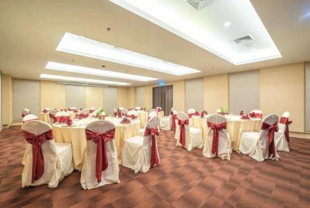Ramada by Wyndham Phuket Deevana - 48