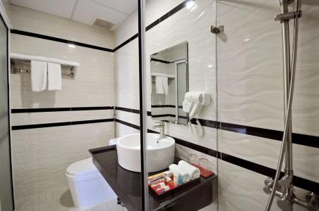 May Ngu Sac - Iridescent Clouds - 8