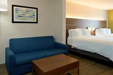 Holiday Inn Express & Suites Fresno South by IHG - 2