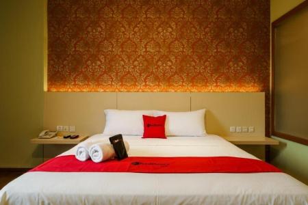 RedDoorz Plus Near Ancol - 33