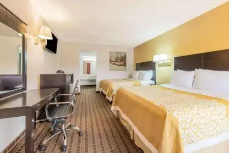 Days Inn by Wyndham South Fort Worth - 17