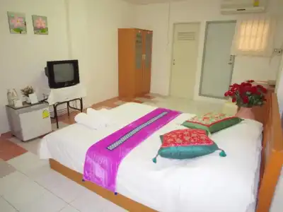 Thanapa Mansion - Hostel - 35