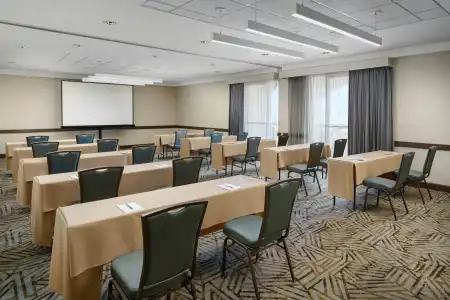 Hilton Phoenix Airport - 20
