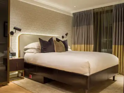 The Guardsman and Residences - 3
