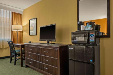 Airport Honolulu, Trademark Collection by Wyndham - 27