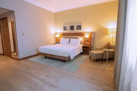 Hilton Garden Inn Dubai Al Muraqabat - Deira - 31