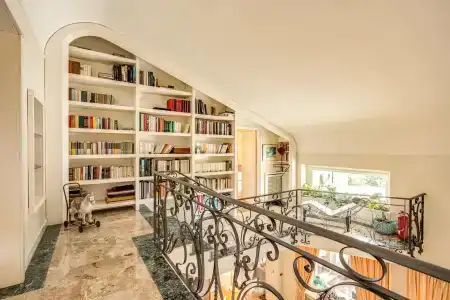 La Gaura Guest House - 9