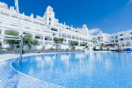 Hollywood Mirage - Excels & Resorts - 23