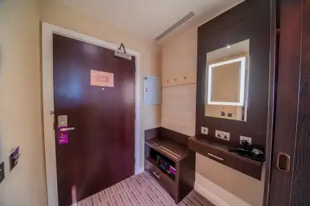 Premier Inn Al Jaddaf - 36