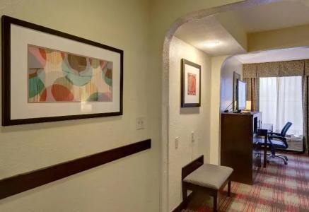 Comfort Inn & Suites Saint Louis Lafayette Square - 43