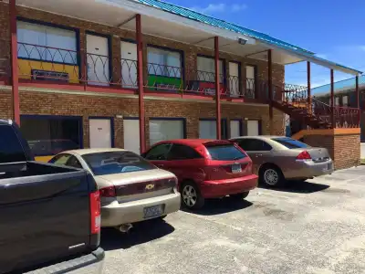 Gordon Highway Inn - 10