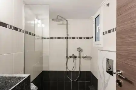 Nicholas Point Apartments and Rooms - 166