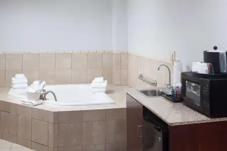 Hampton Inn & Suites Oklahoma City-Bricktown - 24
