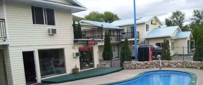 Cache Creek Inn - 12