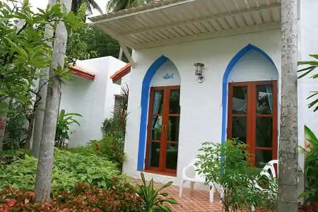 Baan Montra Beach Resort - 18