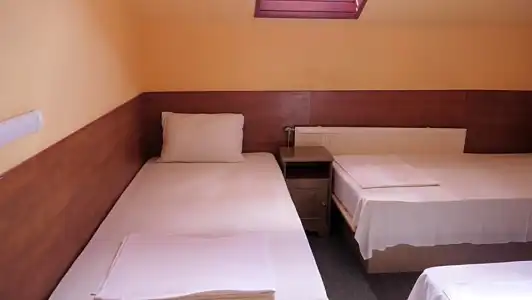Attila Budapest - 38