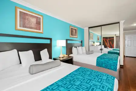 Howard Johnson by Wyndham Pasadena - 6