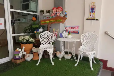 V-House - 9